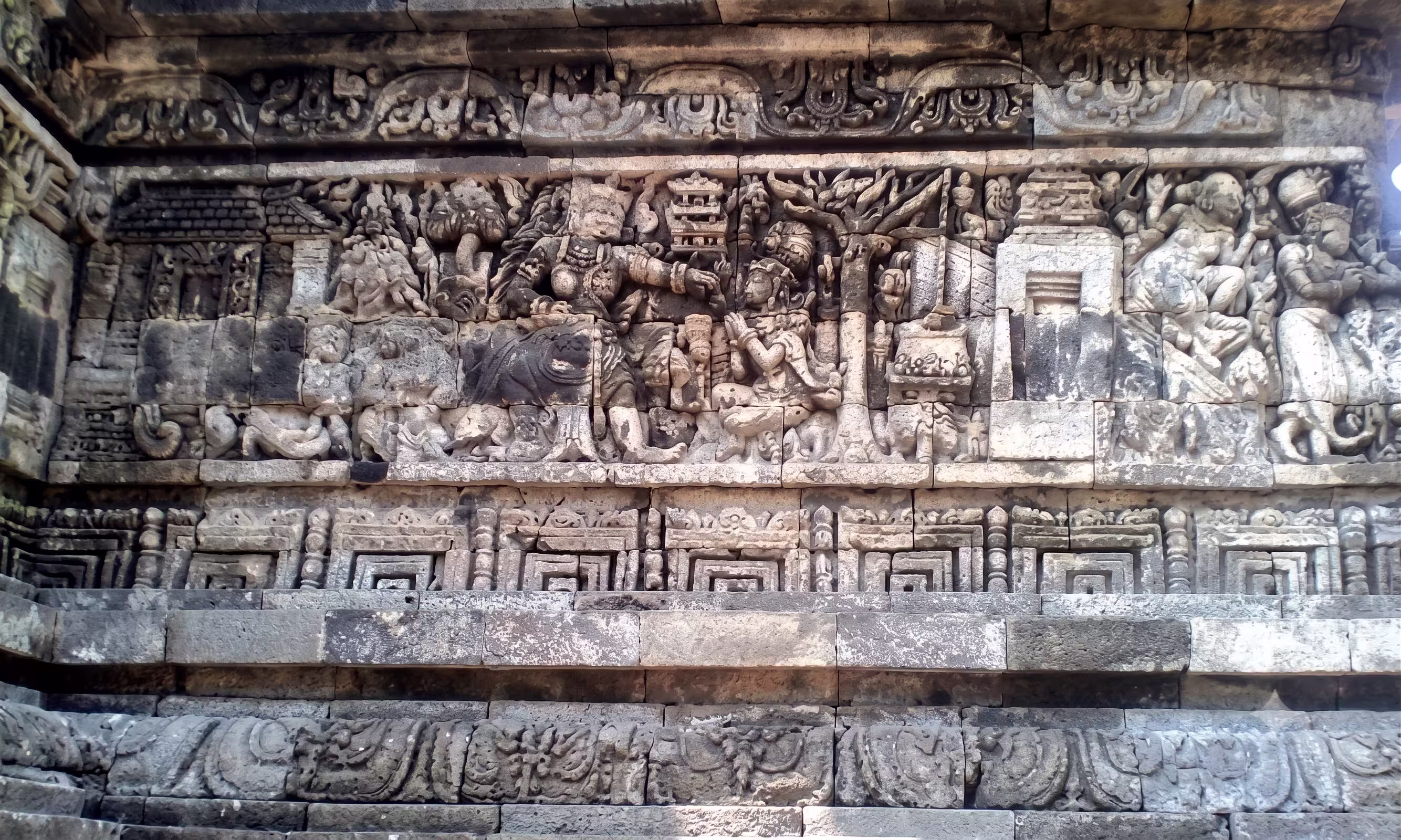 Hubungan dengan Bali